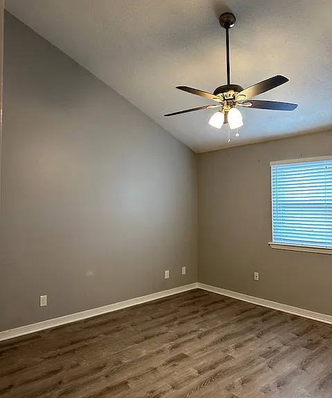 1608 Clearview Pkwy #B — Photo 13
