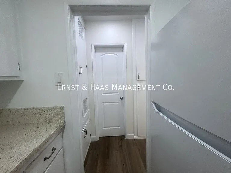 1615 Rose Ave #6 — Photo 9