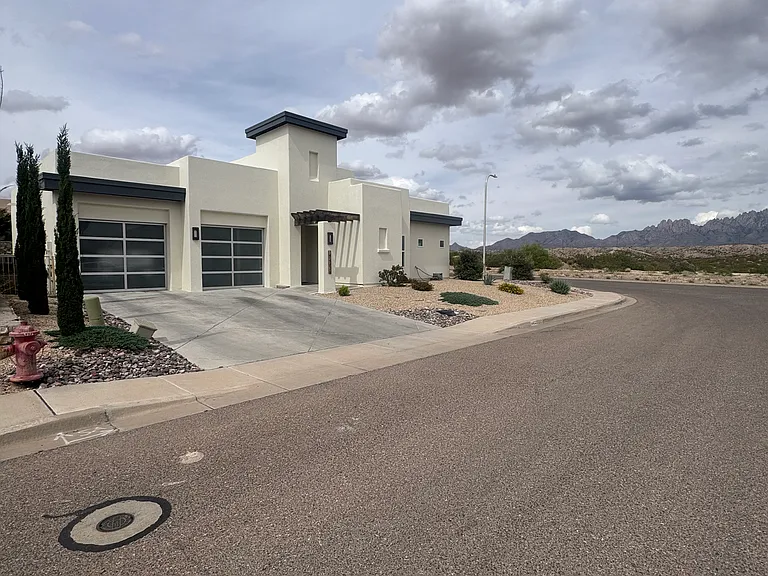 4402 La Cienaga Pl — Photo 3