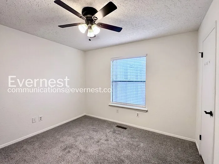 909 W Glendale St — Photo 19