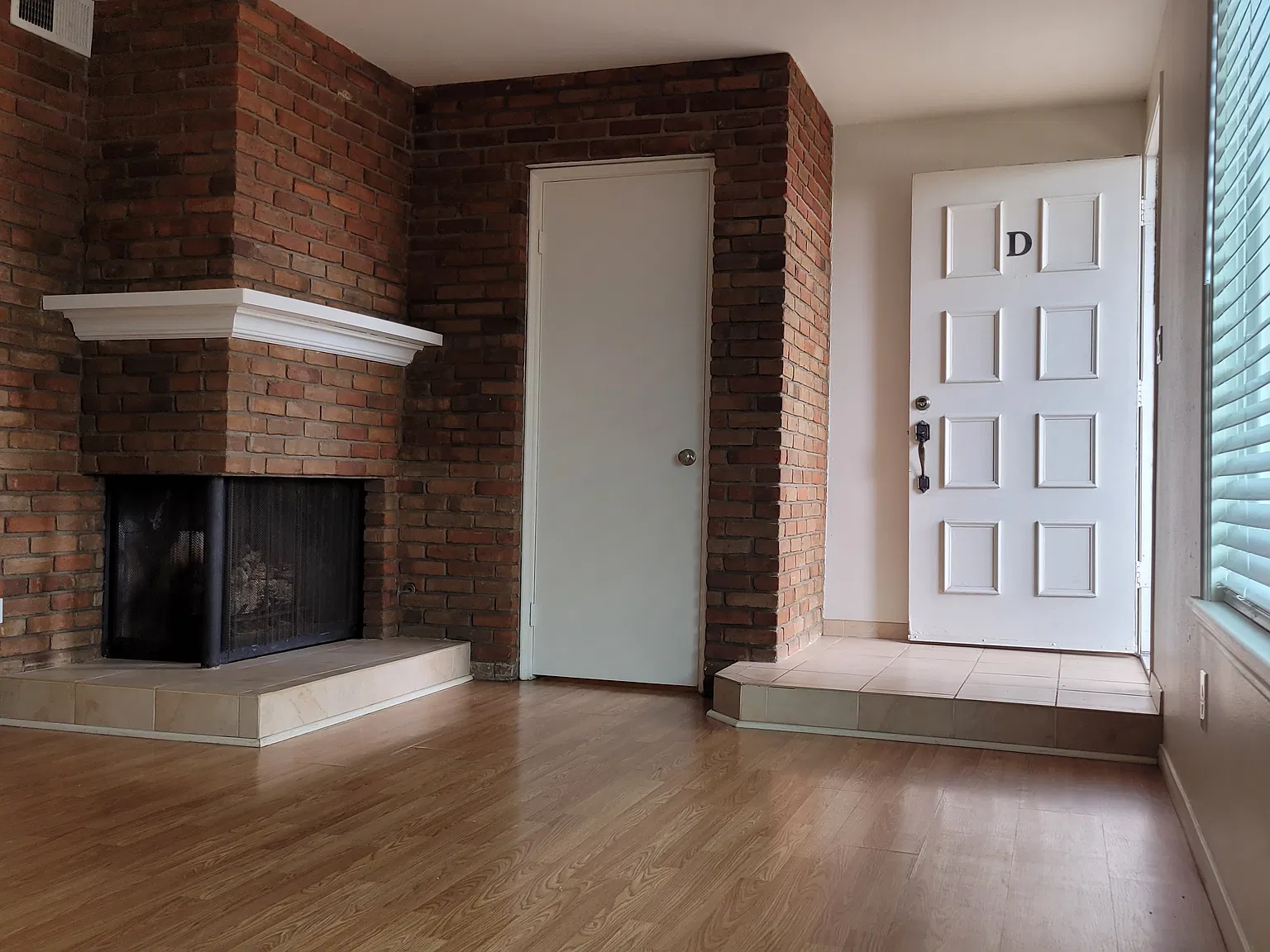 3 bed, 2.5 bath, 1344 sqft, $5,495 — Photo 2