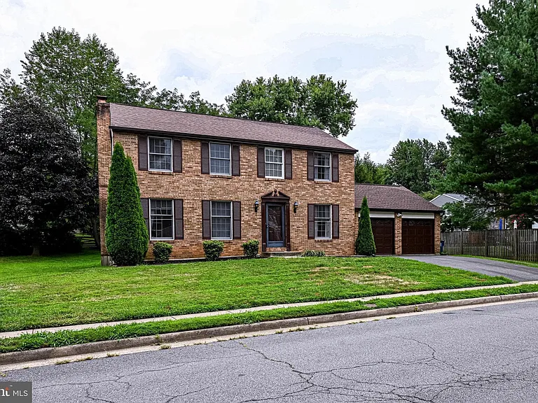 3381 Monarch Ln — Photo 3