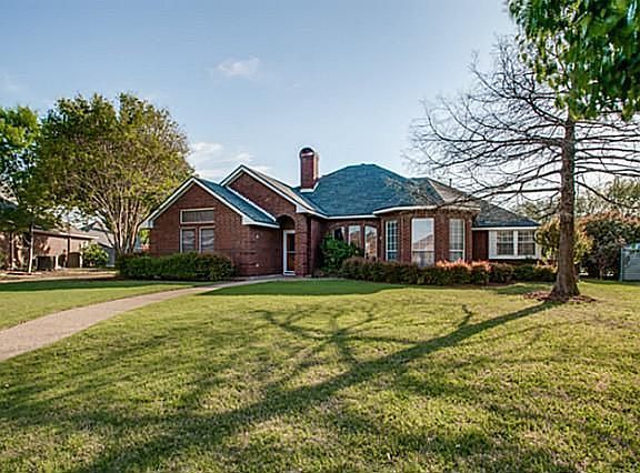 2nd image of 2207 Glen Helen Cir