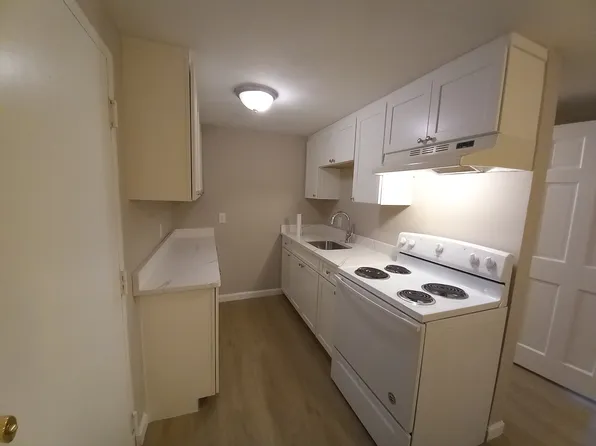 31 New London Ave #4, West Warwick, RI 02893