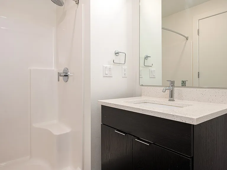 The Robert | Bathroom