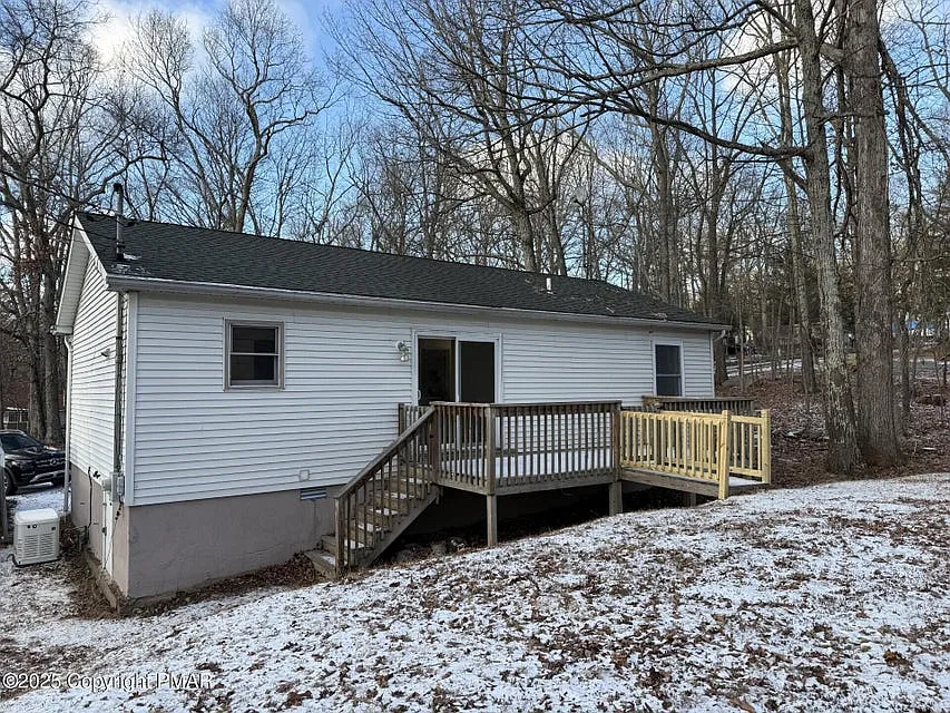 3 bed, 1000 sqft, $2,000 — Photo 2