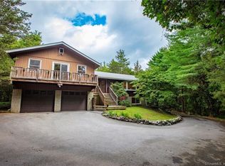 110 Carter Rd, Pleasant Valley, NY 12569