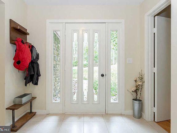 3rd image of 128 Freedom Valley Cir