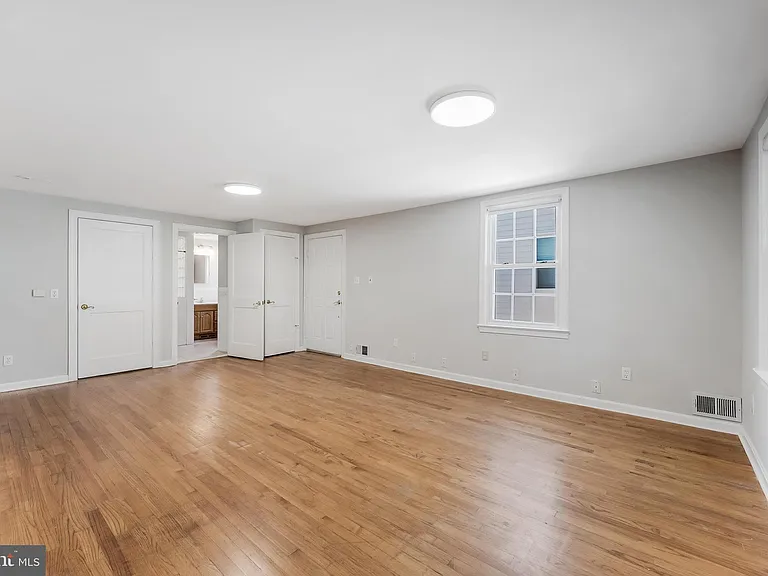 1005 N Lebanon St — Photo 15