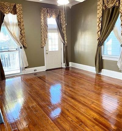 2nd image of 812 Valmont St #1/2