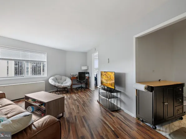 5340 Holmes Run Pkwy Unit 816, Alexandria, VA 22304