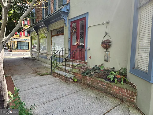 67 Ferry St Photo 1