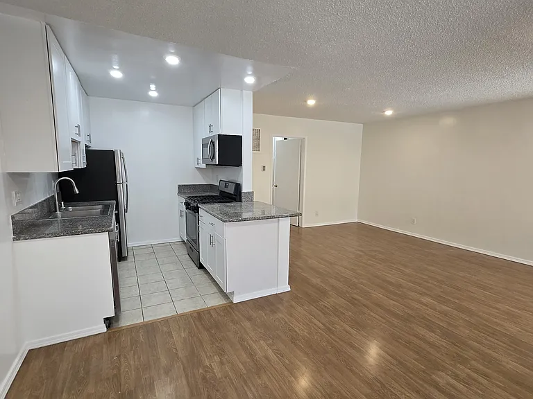 3736 Watseka Ave #3 — Photo 2