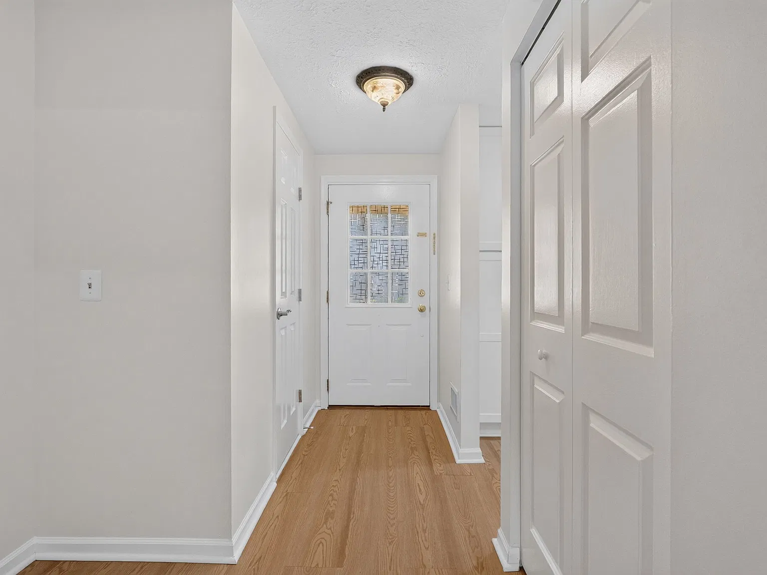 4 bed, 3.5 bath, 1280 sqft, $3,850 — Photo 4