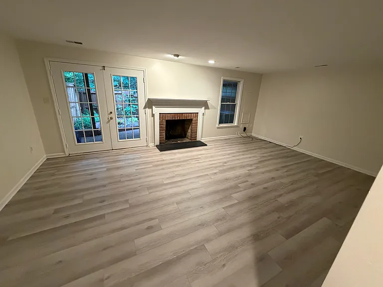 6012 Loganwood Dr — Photo 32