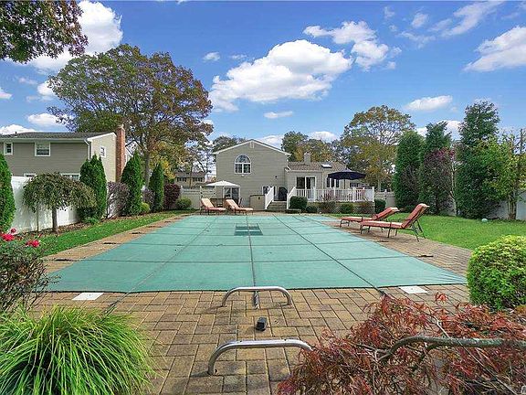 3rd image of 76 Helen Marie Pl