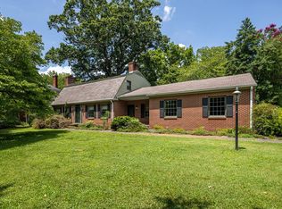 301 Canterbury Dr, Halifax, VA 24558