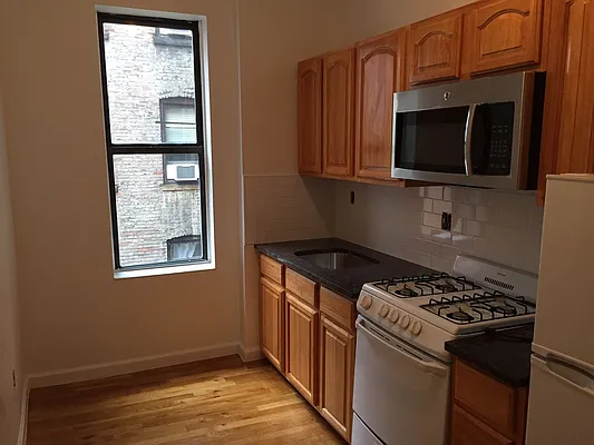 Rented by GreenVill Real Estate LLC | media 11