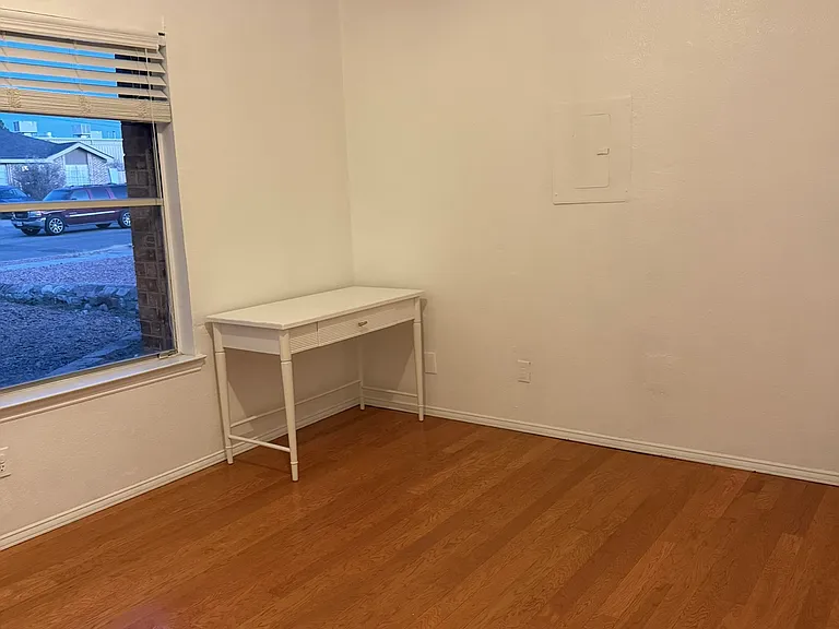 5465 Ridge St — Photo 11