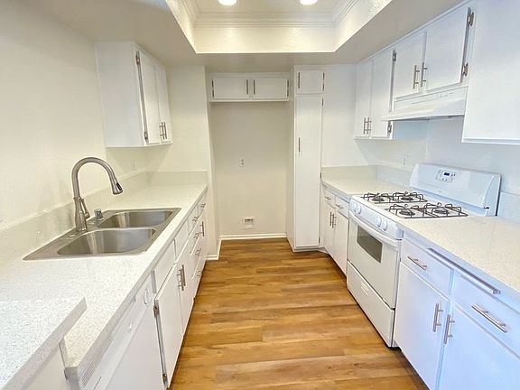 3rd image of 6400 Kraft Ave APT 11