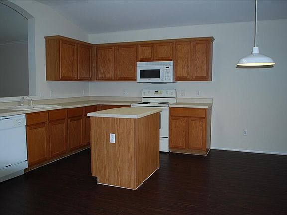 4th image of 3357 Pioneer Crossing Dr