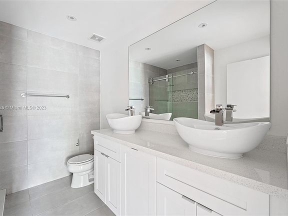3rd image of 3240 SW 50th St #3240