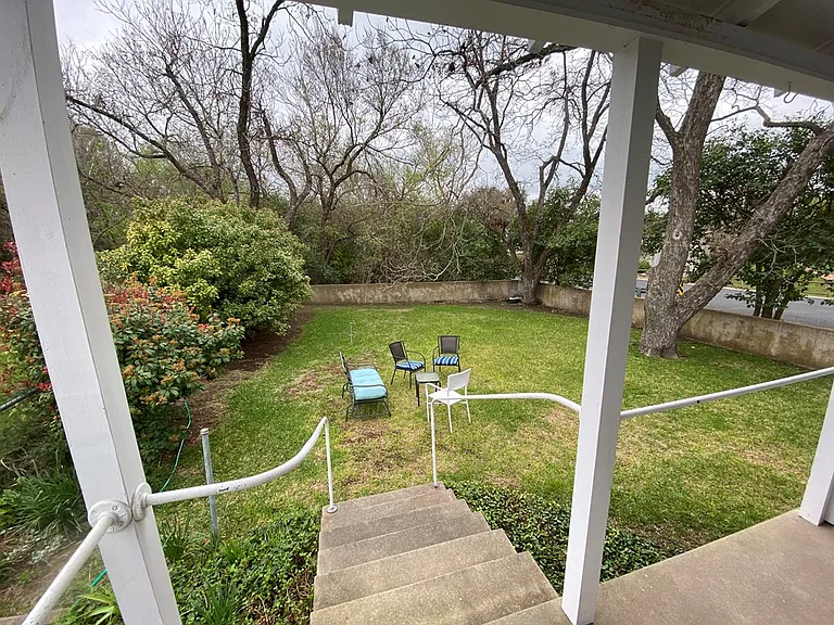 300 W Austin St #--- — Photo 2