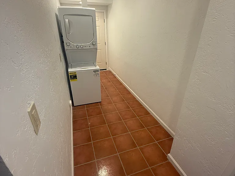 8003 Harvard Dr — Photo 19
