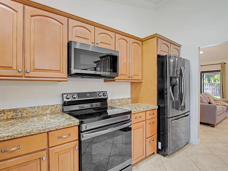 542 Indigo Ave — Photo 11