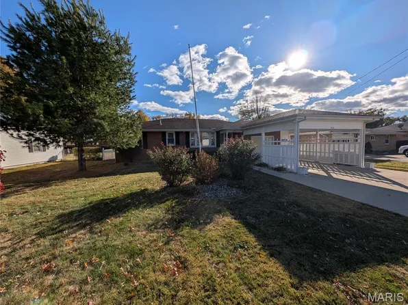 214 Canterbury St, Bethalto, IL 62010