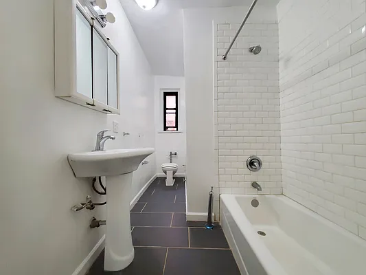 Rented by MNS | media 9