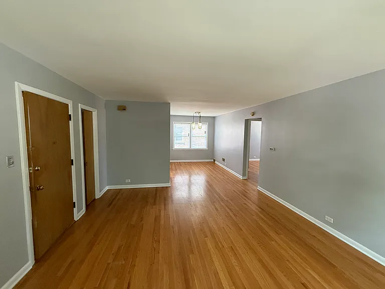 4920 Greenwood St #2E — Photo 5