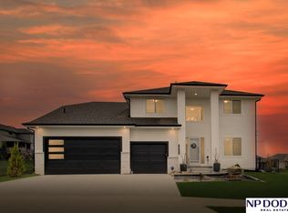 18502 Locust St, Elkhorn, NE 68022