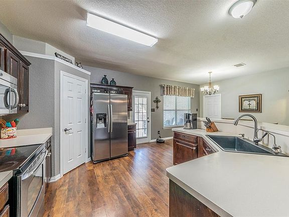 5th image of 10509 Trevino Ln