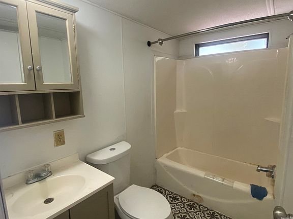 3rd image of 3502 Curley Dr