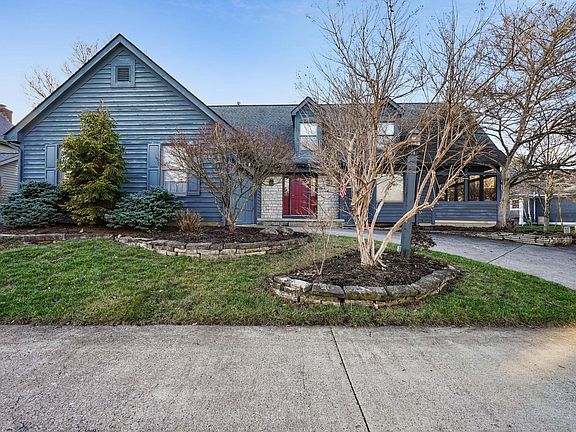 2nd image of 1315 Lakeside Pl