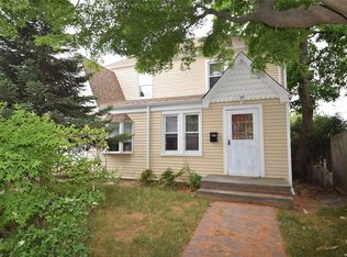 7 Van Nostrand Ct, Little Neck, NY 11362