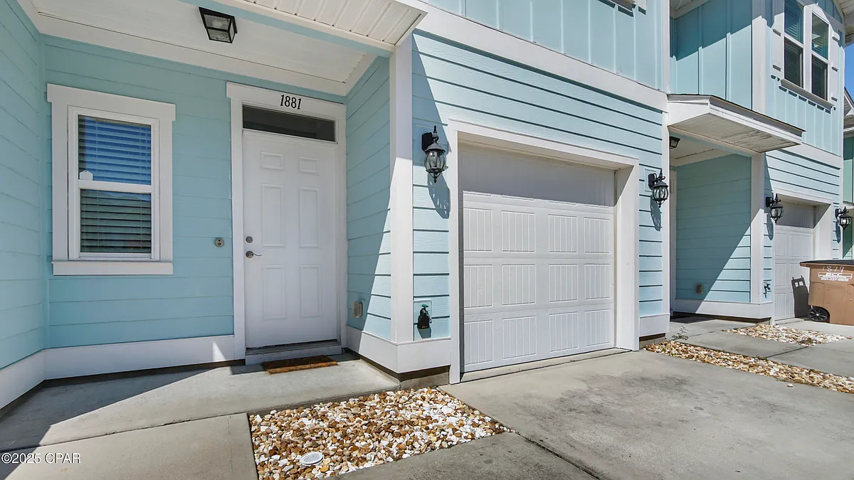 Building Photo - 1881 Pointe Dr