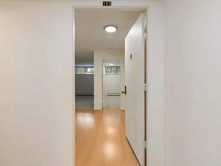 Seasons Apartments — Photo 13