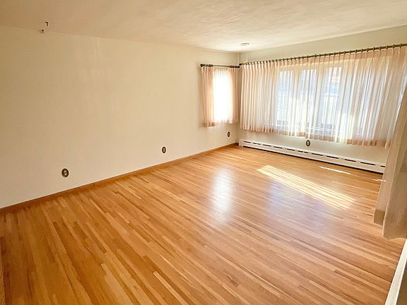 3rd image of 1503 16th St SW