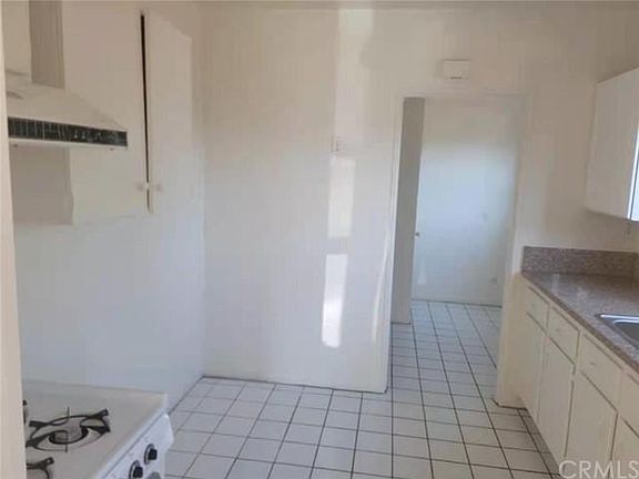 4th image of 1130 S Chapel Ave