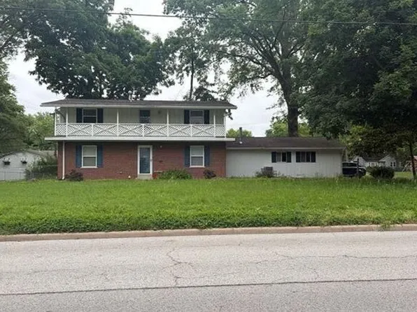 202 N 6th St, Mascoutah, IL 62258