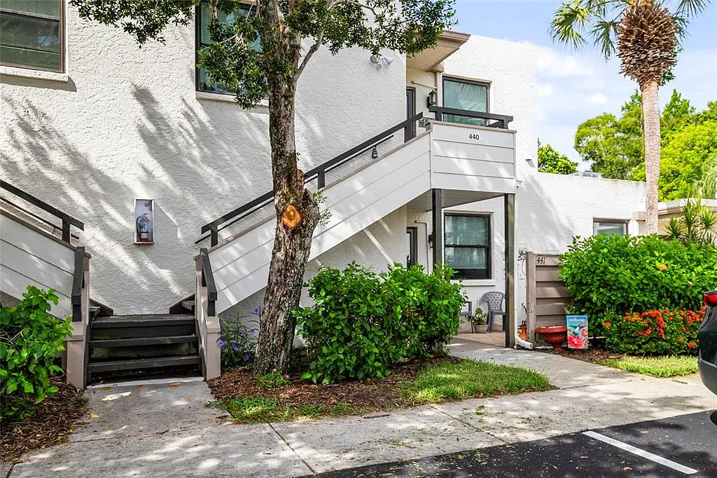 2 bed, 2.0 bath, 1108 sqft, $2,100 — Photo 1