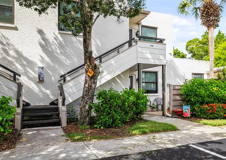 440 Palm Tree Dr