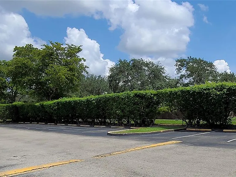 8620 N Sherman Cir #306 — Photo 24
