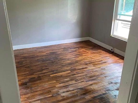 2nd image of 150 Jackson Ln