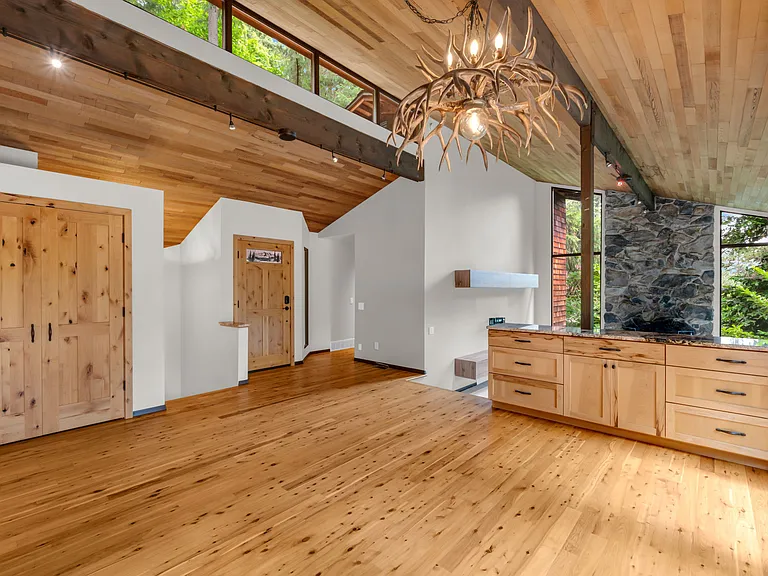 6671 E Mercer Way — Photo 10