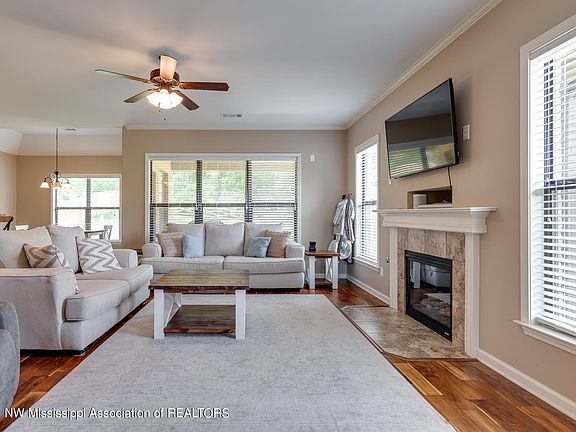 4th image of 7497 Rose Garden Ln