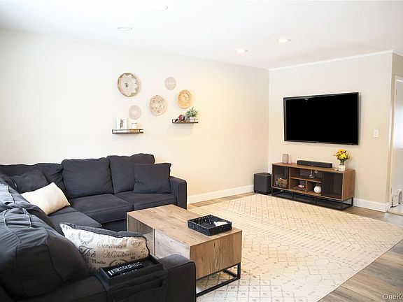 5th image of 22 Berkshire Road