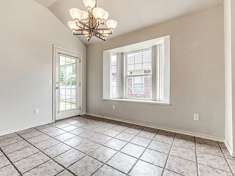 21862 Meadow Mist Ct — Photo 9